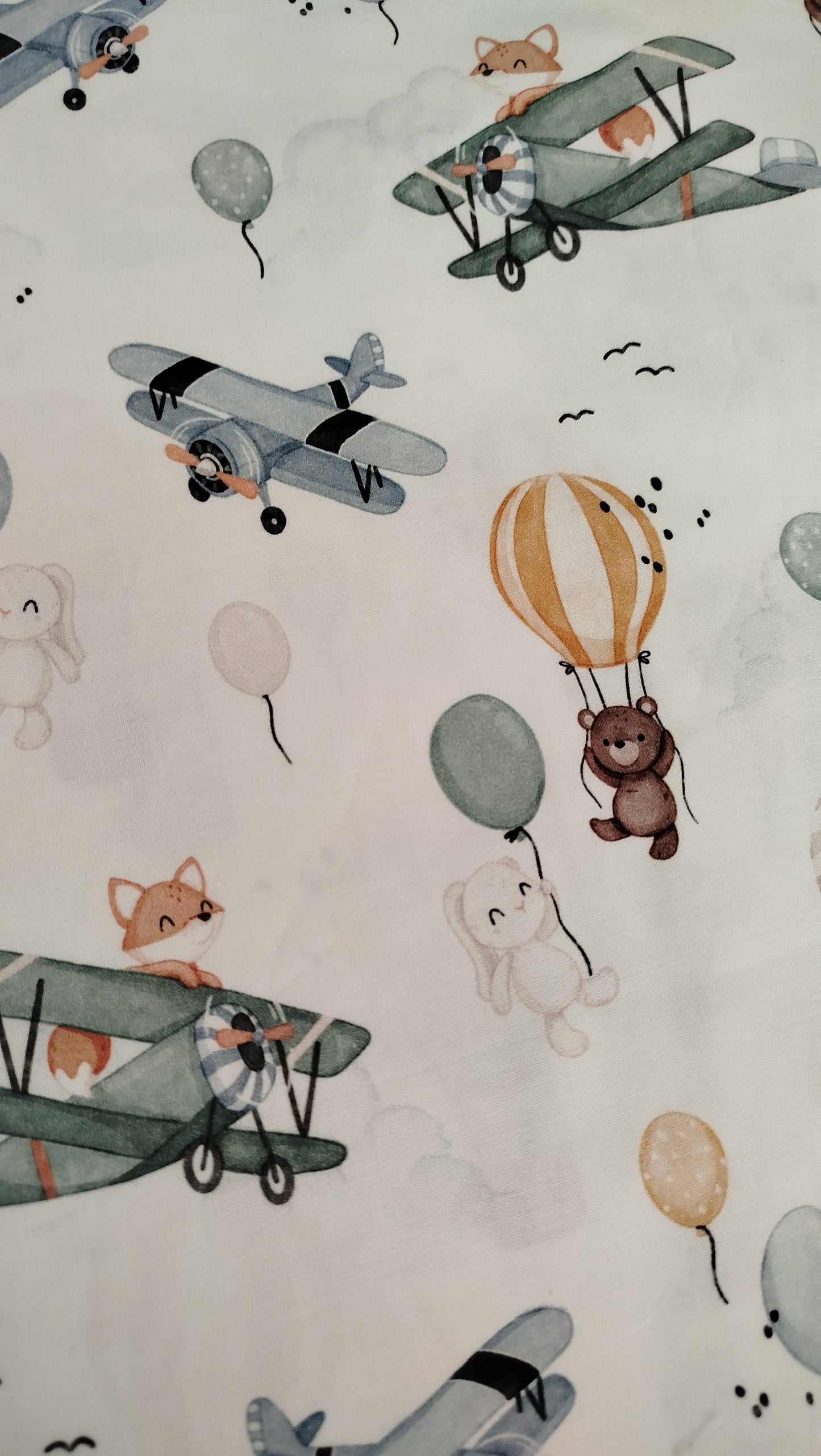 Tecido air Friends (fundo branco)